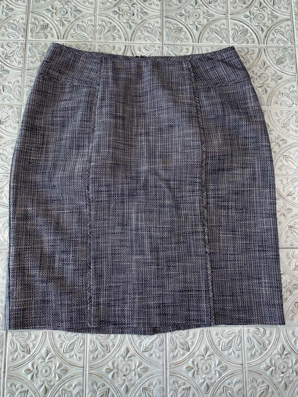 Banana Republic Tweed Skirt Womens Size 4 Navy White Mini Pencil Lined